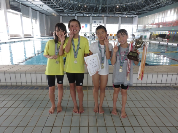 小学生女子4×50mリレー優勝　花水小Aチーム