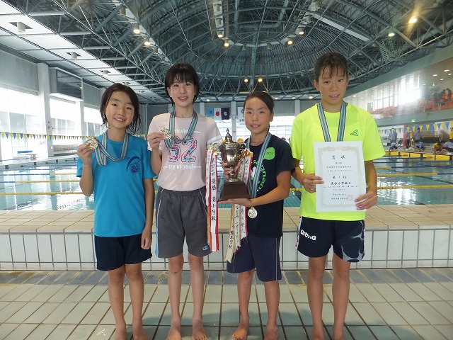 小学生女子4×50mリレー優勝　花水小Aチーム