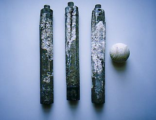 平塚空襲時に使用された焼夷弾の写真。野球のボール5つほどの大きさです。