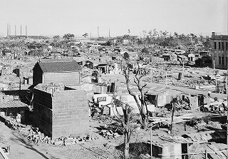 米国立公文書館蔵の平塚空襲の写真
