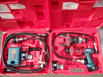 電動油圧救助器具の写真