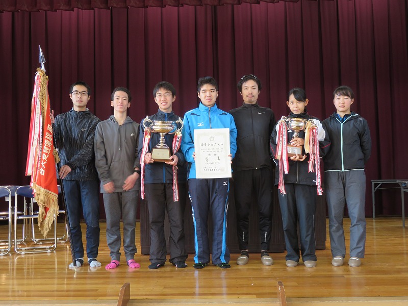 地区対抗の部優勝　中原地区集合写真