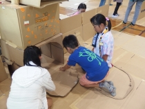 個性が光る段ボール基地作り