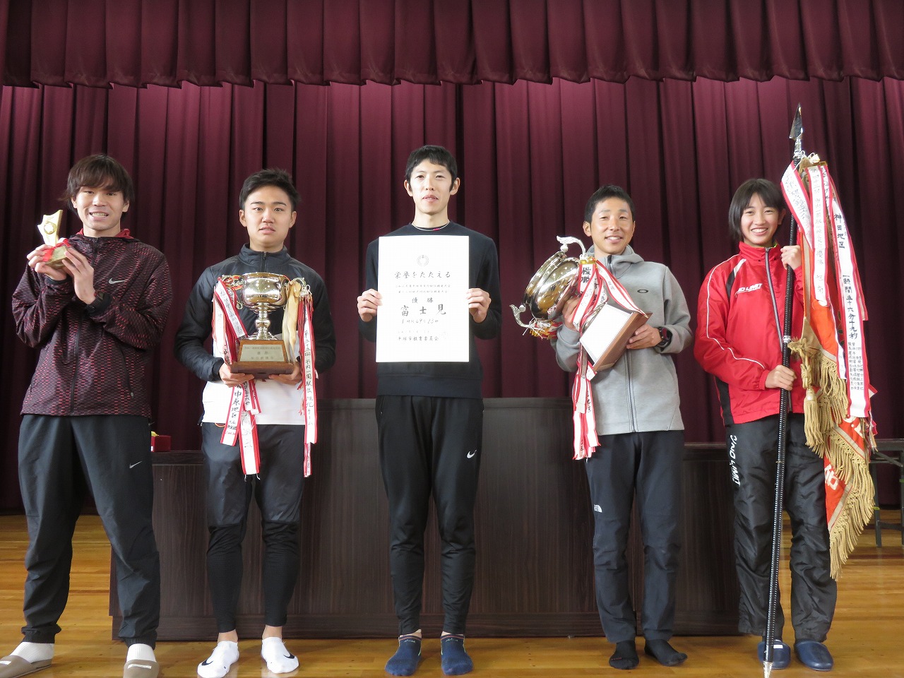 地区対抗の部優勝　富士見地区集合写真