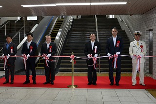 平塚駅北口下りエスカレーター写真