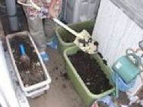 プランターを使って生ごみを土にかえす方法です