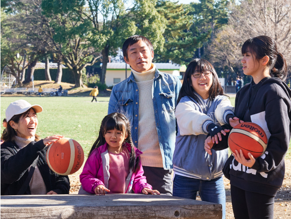 総合公園での久世さん一家の写真