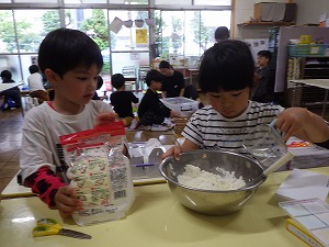 小麦粉をこねて何作ろう？