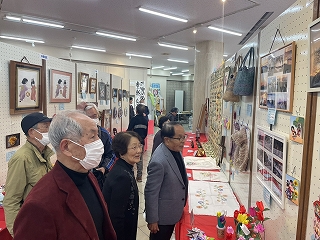 趣味の作品展の様子の写真