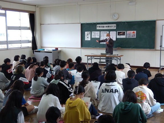 平塚空襲体験をきく会　神田小学校の写真