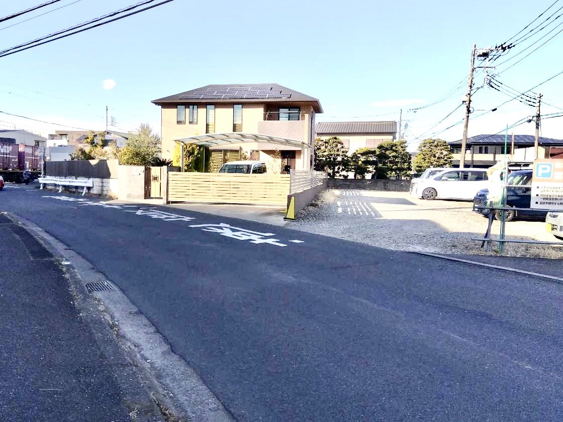 写真：減速を促す路面標示敷設後1