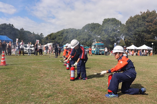 演技披露の様子