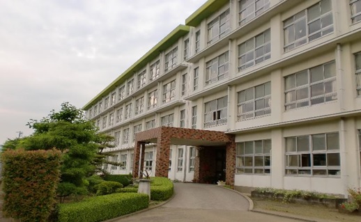 山下小学校の外観