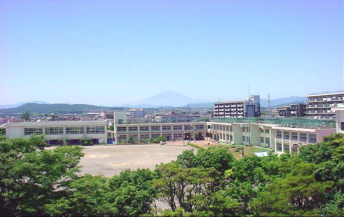 大原小学校の外観