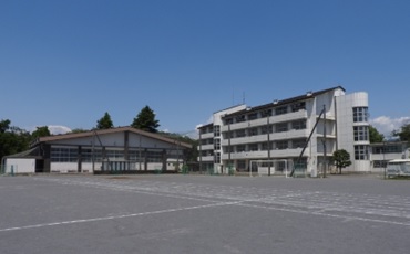 土沢中学校の外観
