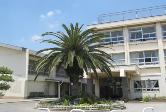 大野小学校の外観