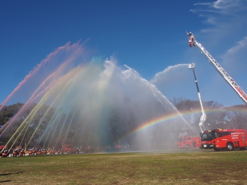 一斉放水の様子