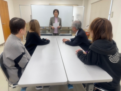 イクボス宣言をしている深堀代表取締役と従業員の皆様