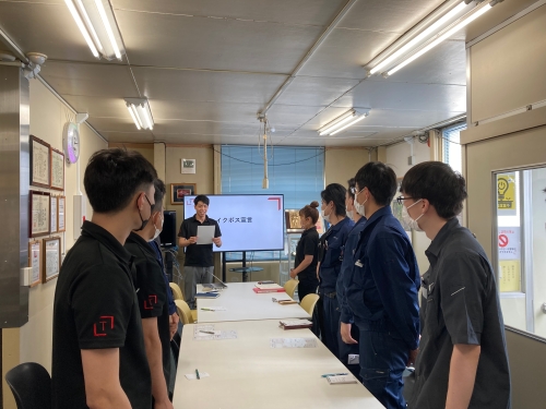 イクボス宣言をしている田城代表取締役と従業員の皆様