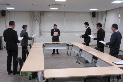 イクボス宣言をしている石田理事長と従業員の皆様の写真