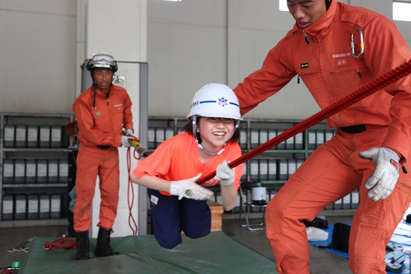 ロープ渡過の様子