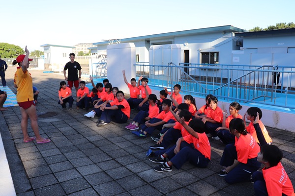 海の危険学習の様子