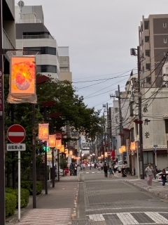 大門通りで開催されたぼんぼり市の様子